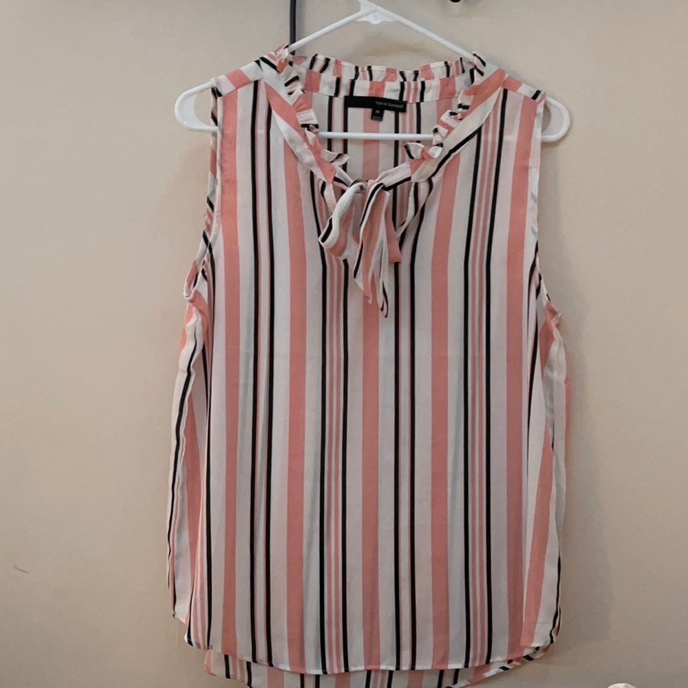 Pink sleeveless business casual top